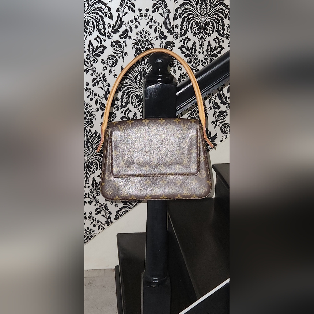 LV Pre-Loved 💚 FOR SALEMonogram Looping Women's M51147 Hand (SKU: GZzwfo)